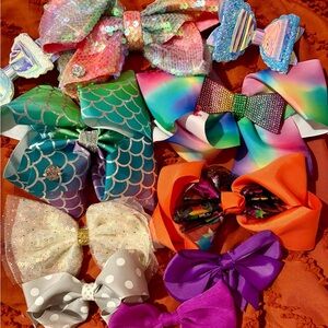 4- bundle of 10 hair bows